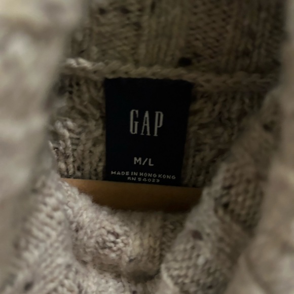 Turtle neck cable sweater by Gap - Picture 2 of 5